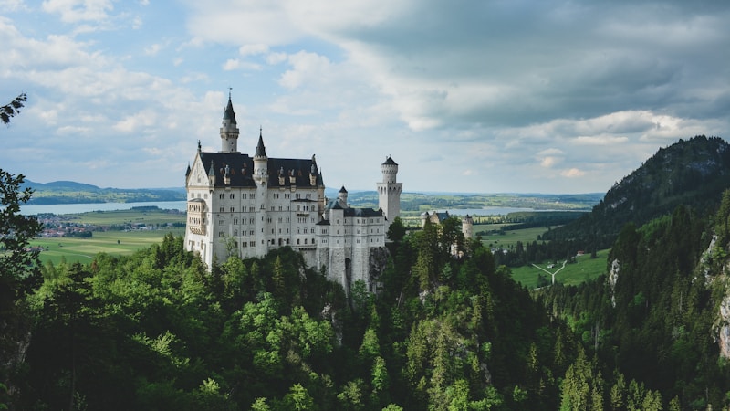 Best Time to Visit Germany: Oktoberfest, Christmas Markets & More